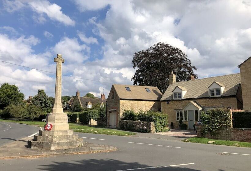 Lovely Quiet Cottage In Kemerton!