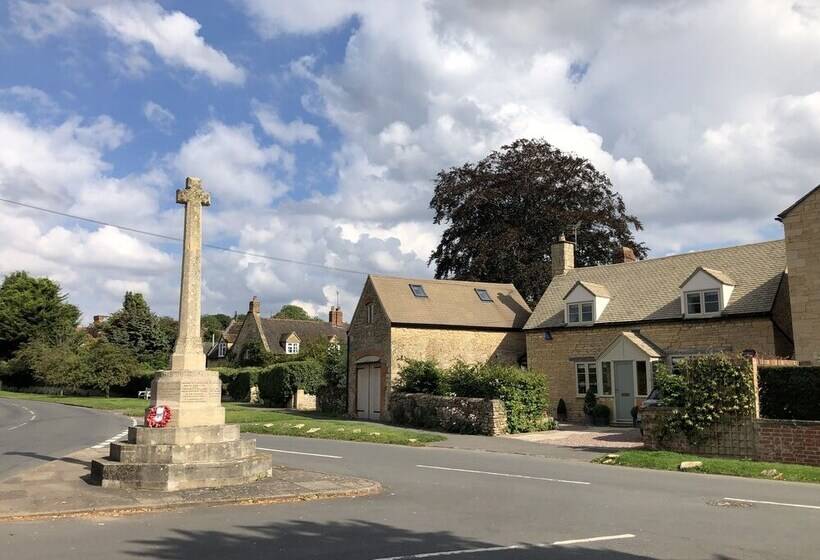 Lovely Quiet Cottage In Kemerton!