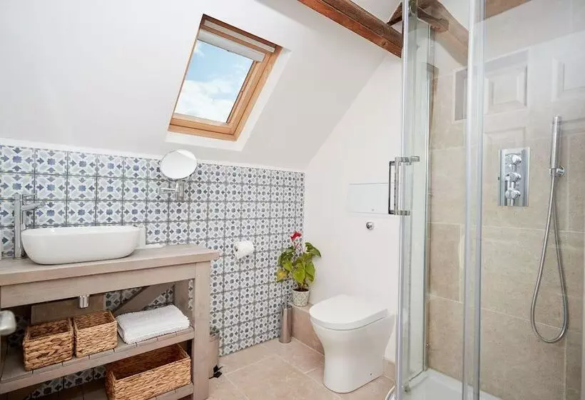 Lovely Quiet Cottage In Kemerton!