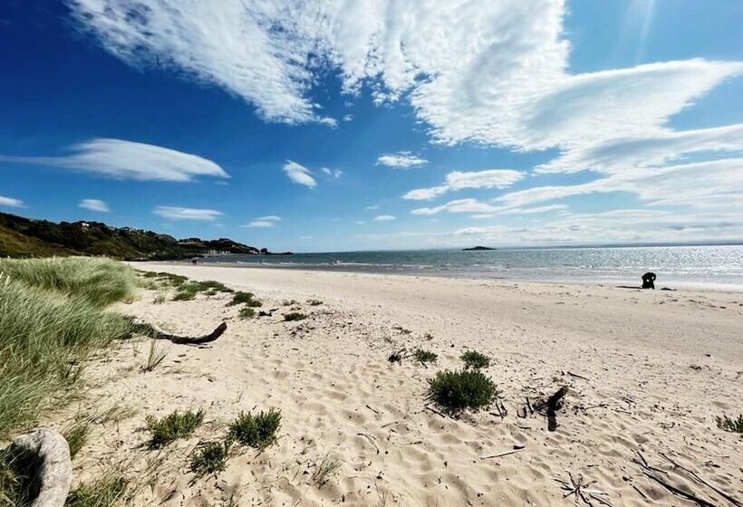 Beautiful Modern Cottage By The Sea In Scotland
