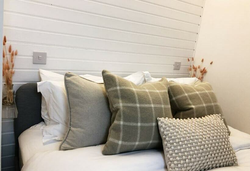 Beautiful Modern Cottage By The Sea In Scotland