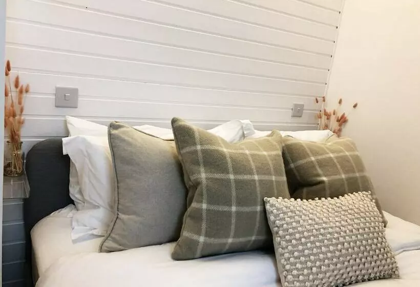 Beautiful Modern Cottage By The Sea In Scotland