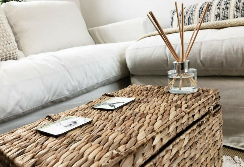 Beautiful Modern Cottage By The Sea In Scotland