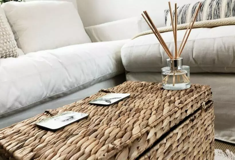 Beautiful Modern Cottage By The Sea In Scotland