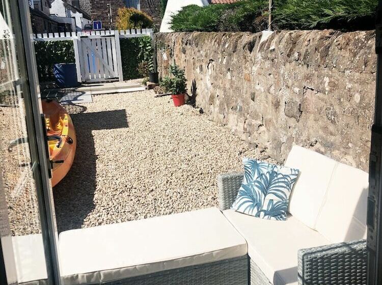 Beautiful Modern Cottage By The Sea In Scotland