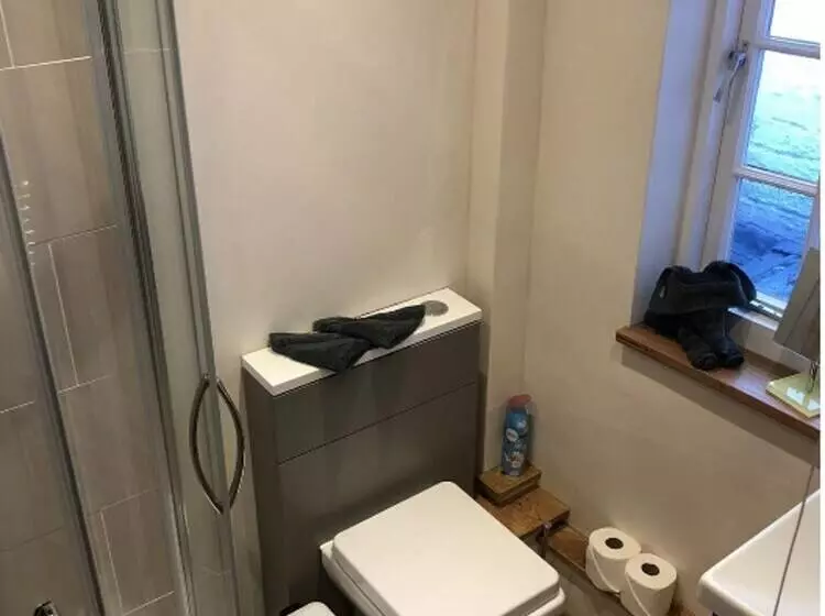 Bramble Cottage With Free Parking