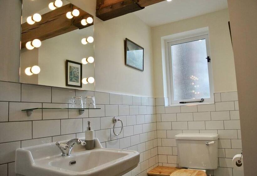 Nest Holiday Hideaway Wren Cottage Stunning Area!