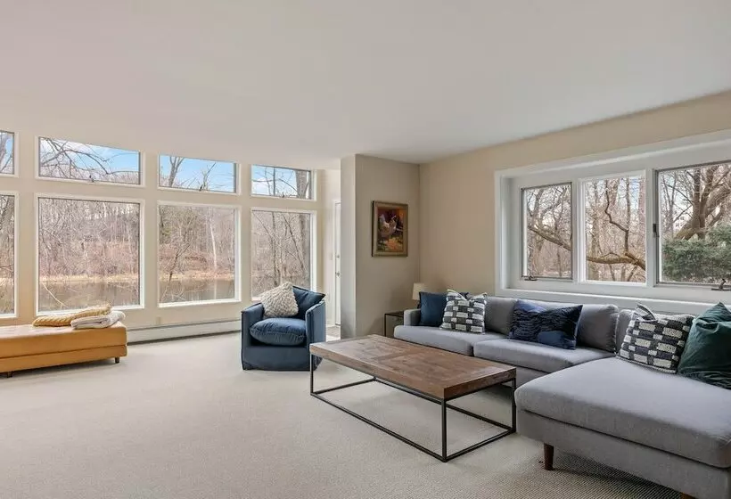 ペンション River House In The Heart Of Middlebury