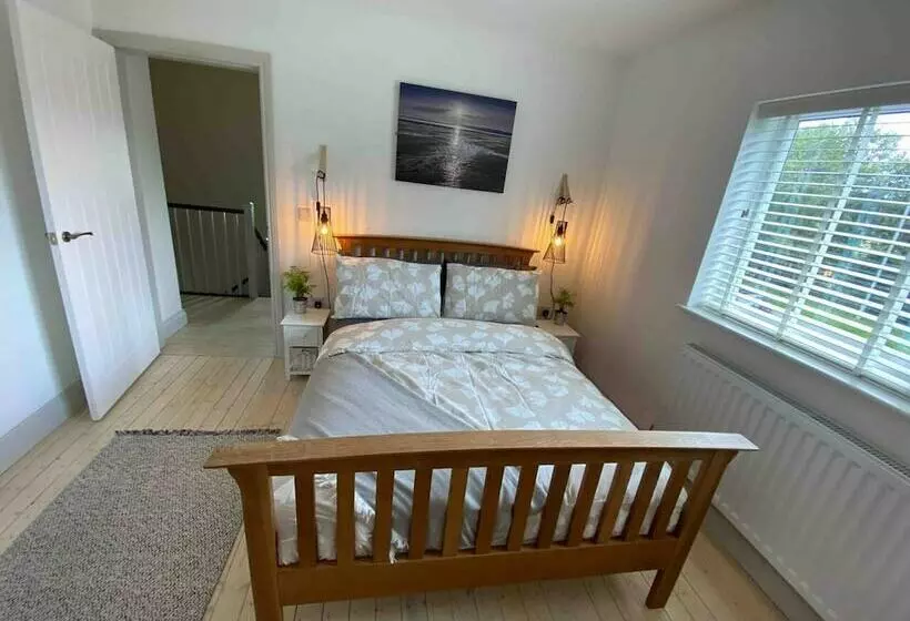 Residenssi New Modern & Spacious Snowdonia Home  Sleeps 7