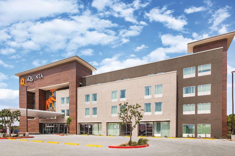 فندق La Quinta Inn & Suites By Wyndham Bardstown