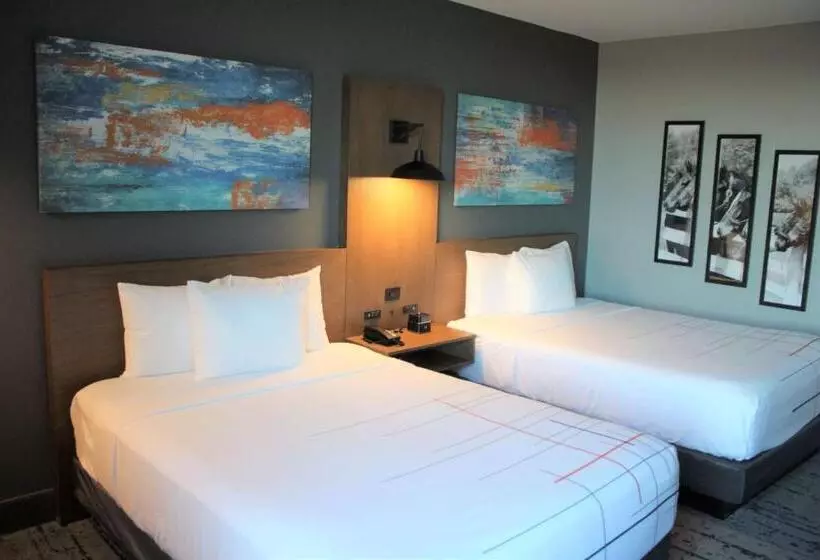 ホテル La Quinta Inn & Suites By Wyndham Bardstown