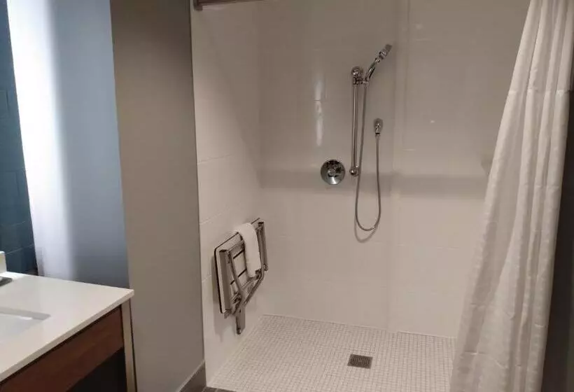 ホテル La Quinta Inn & Suites By Wyndham Bardstown