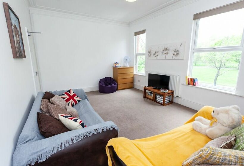 ペンション 5 Bed House Near Manchester