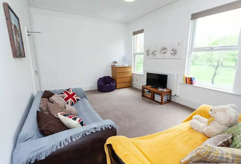 ペンション 5 Bed House Near Manchester