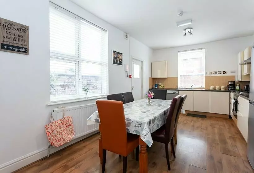 ペンション 5 Bed House Near Manchester