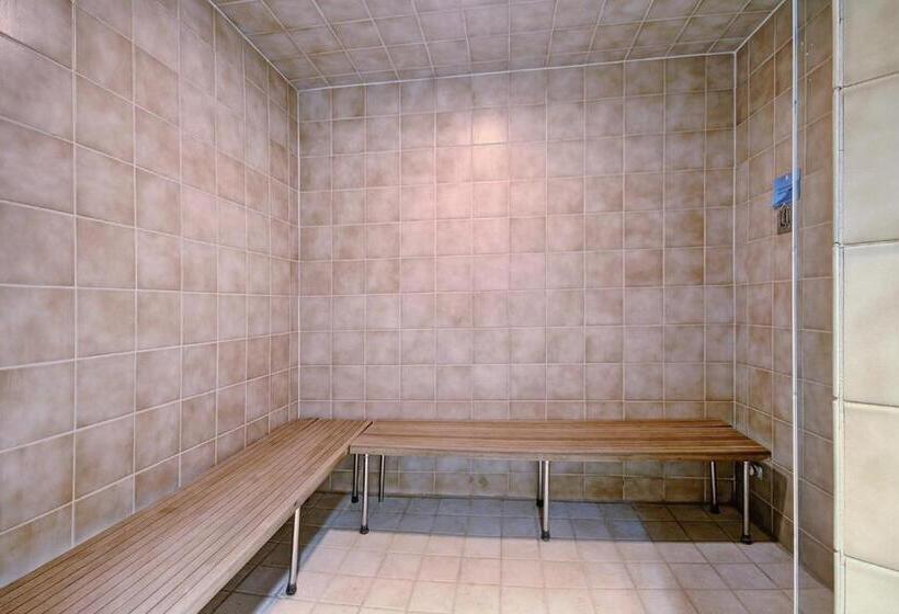 Tm225a Tucker Mtn Lodge Hotel Room