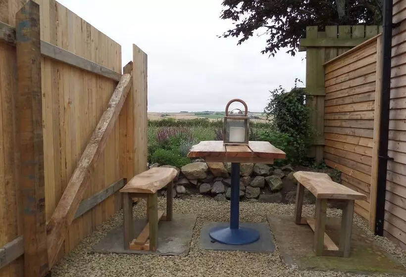 Charming 1 Bed Garden Lodge In Boyndie, Banff