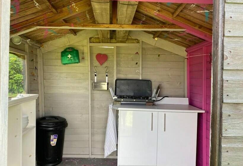 Отель Wild Orchid Bell Tent In The Broads National Park