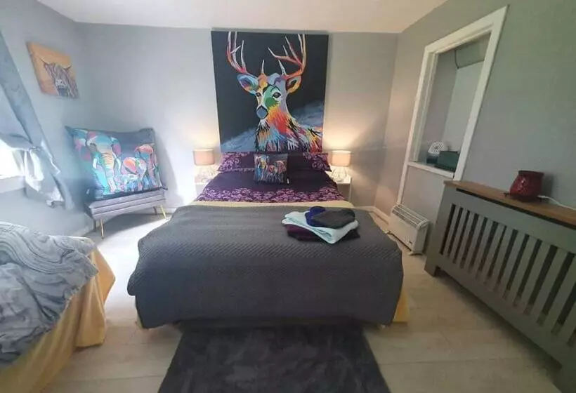 Modernised 1720s Cottage, Newton Stewart, Scotland