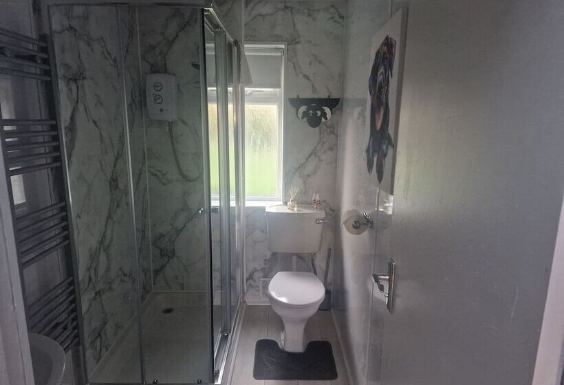 Modernised 1720s Cottage, Newton Stewart, Scotland