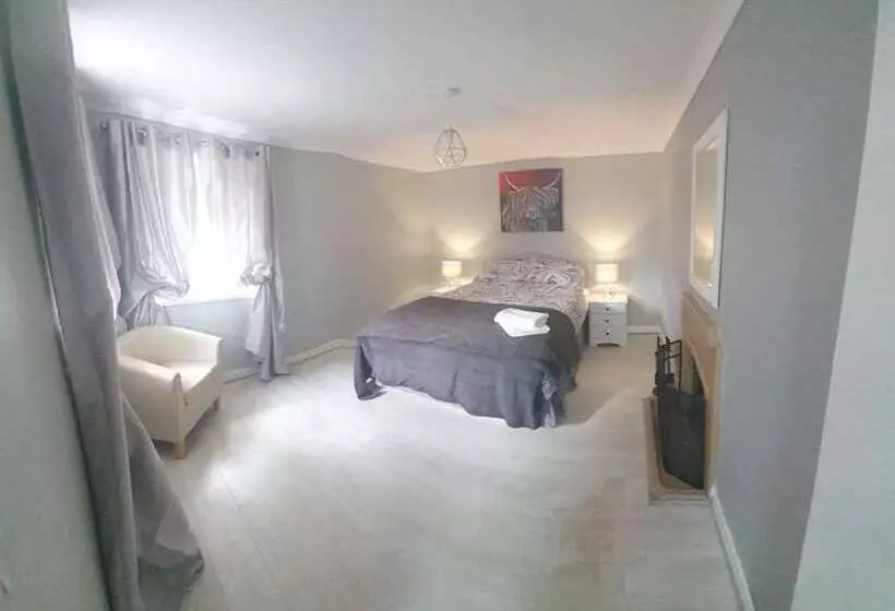 Modernised 1720s Cottage, Newton Stewart, Scotland