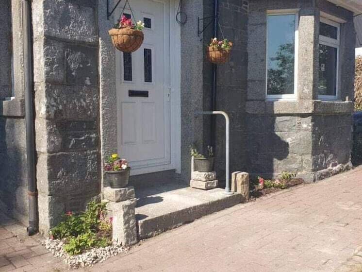 Modernised 1720s Cottage, Newton Stewart, Scotland