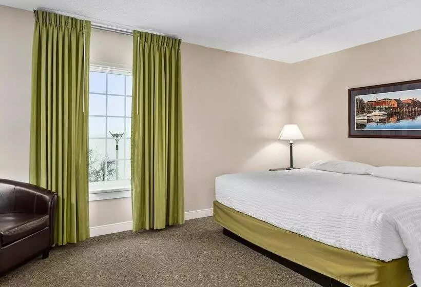 Majatalo Top Floor Deluxe Suite Bay View