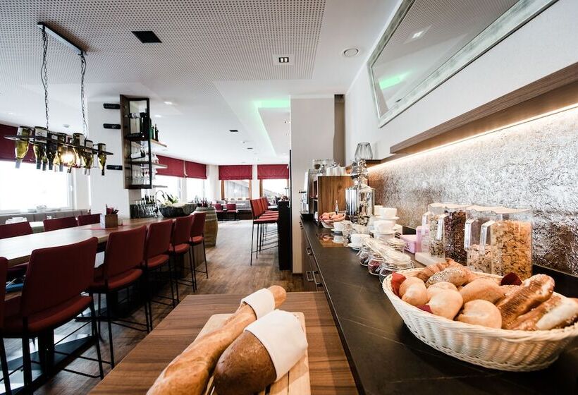 Aparthotel Dorfplatzl Garni