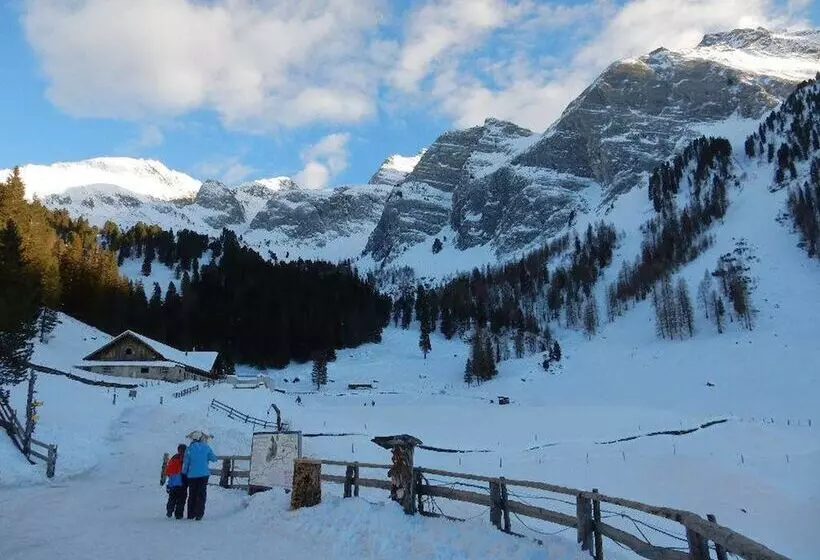 Aparthotel Dorfplatzl Garni