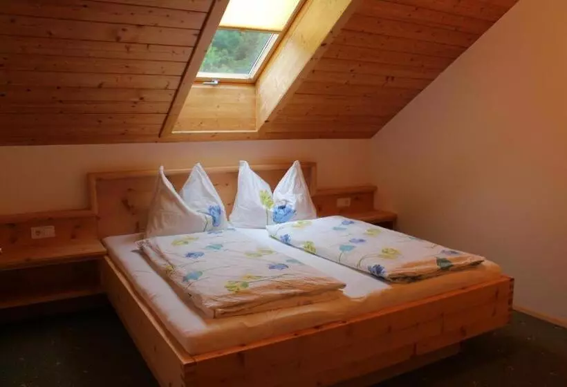 Bio Bauernhof Vordergrubenbach   Familie Oberascher