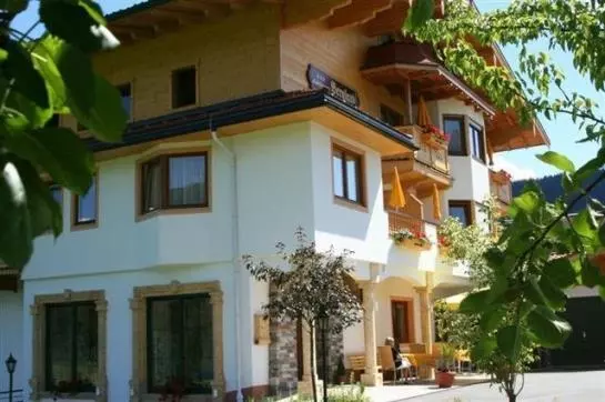 Отель Adelsbergers Bergland