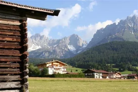 Отель Adelsbergers Bergland