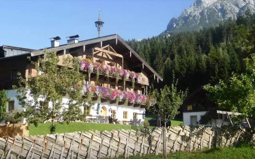 هتل Erbhof Hinterrain