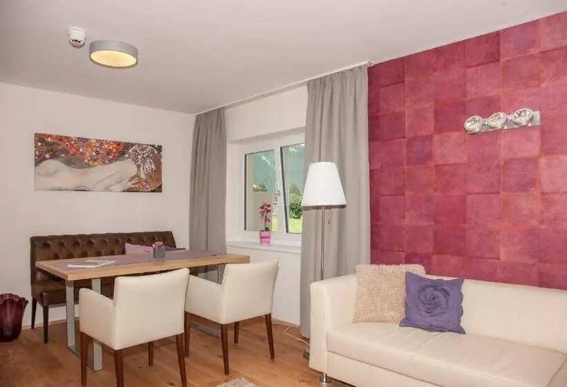 ホテル Garni Berghof