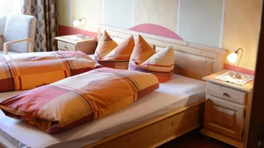 Пансион Gästehaus Gugger - Haus Vroni