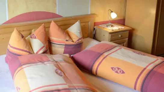 Пансион Gästehaus Gugger - Haus Vroni