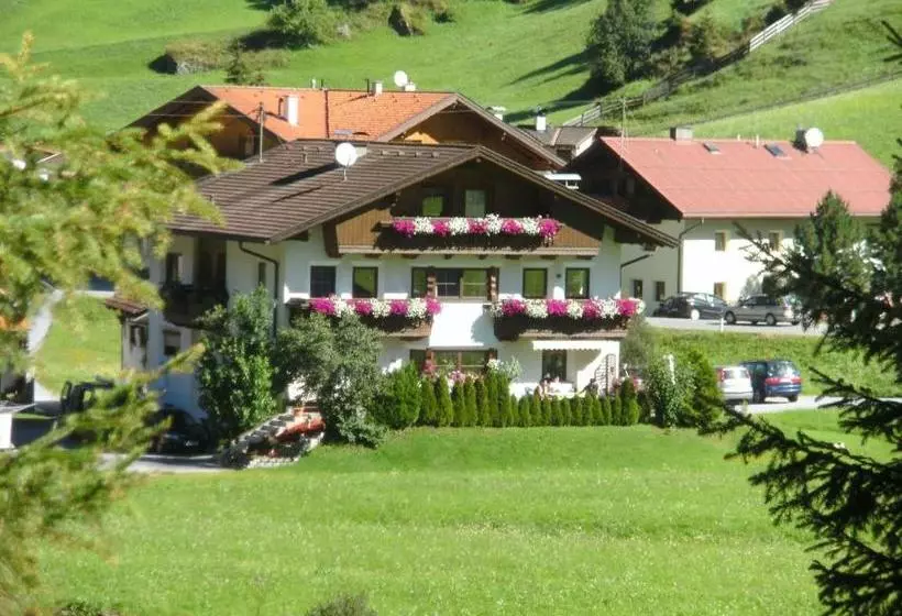 هتل Haus Bergfreund