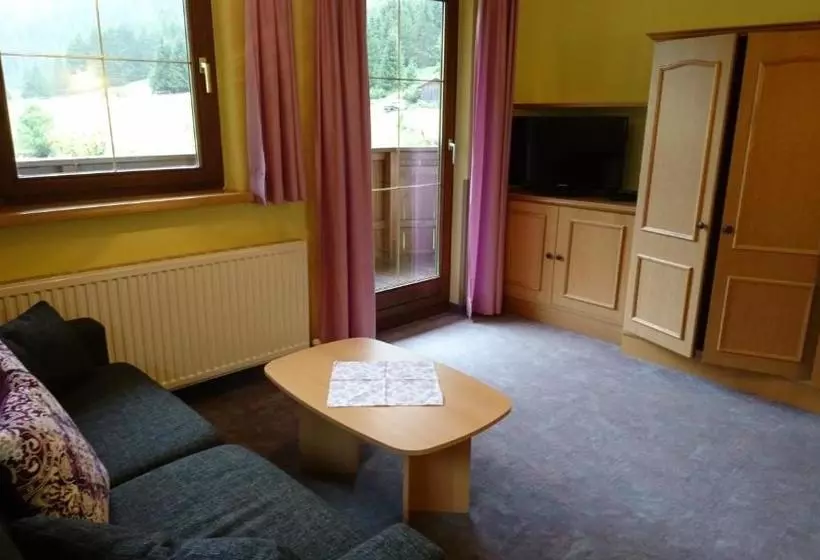 هتل Haus Bergfreund