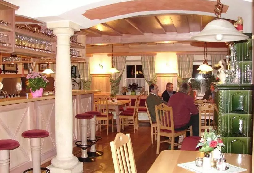 هتل Kirchenwirt Gosau