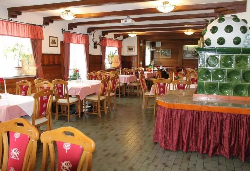 هتل Kirchenwirt Gosau