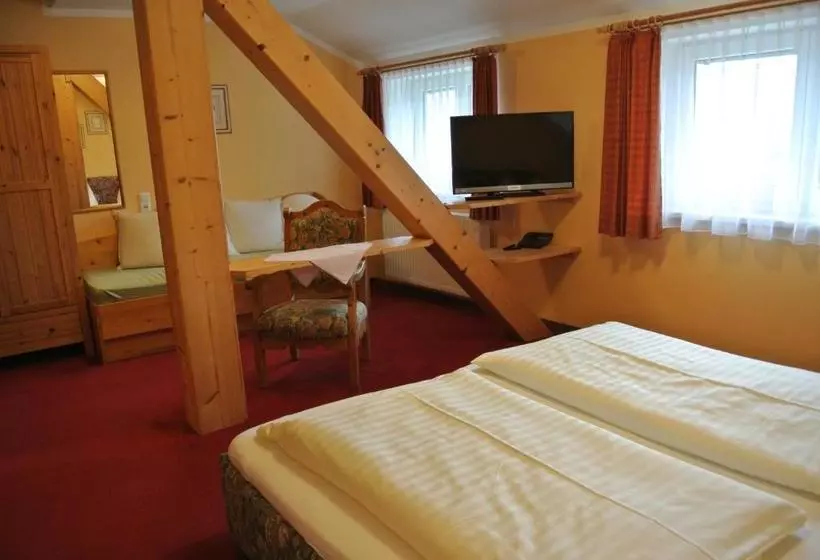 هتل Kirchenwirt Gosau