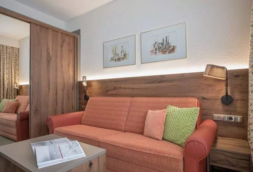 Отель Madeleine