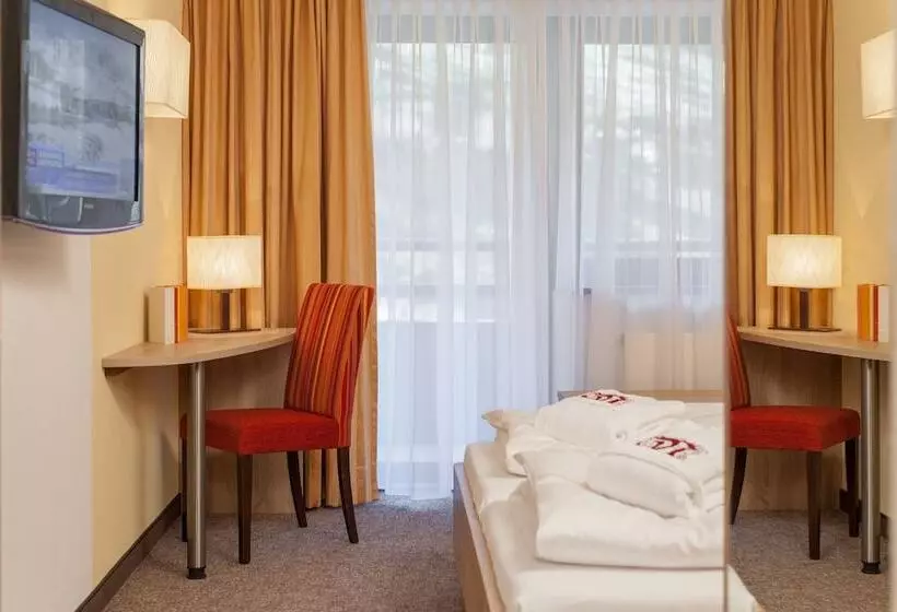 Отель Madeleine