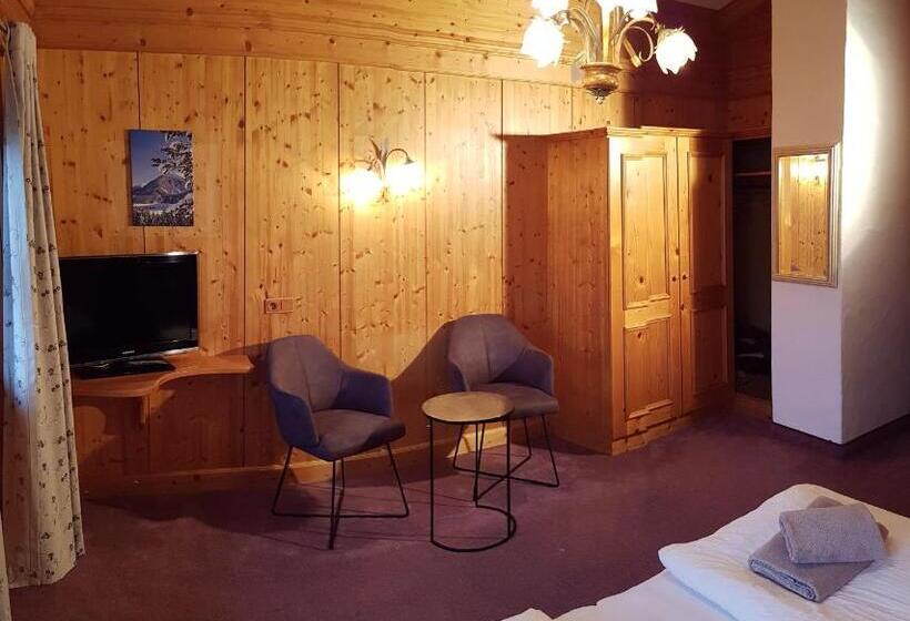 ペンション Bauernhof Oberscheffau