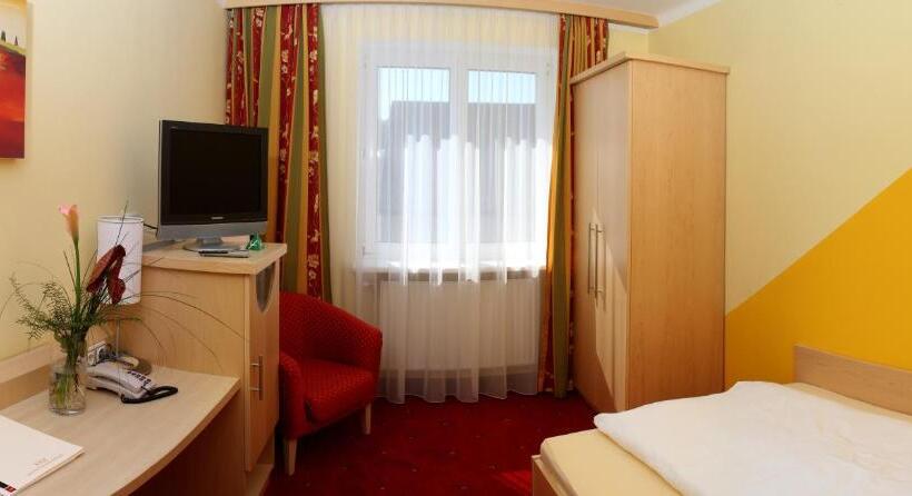 ペンション Restaurant Böck Roter Hahn