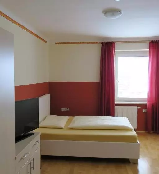 پانسیون Restaurant Böck Roter Hahn