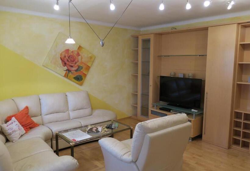 ペンション Restaurant Böck Roter Hahn