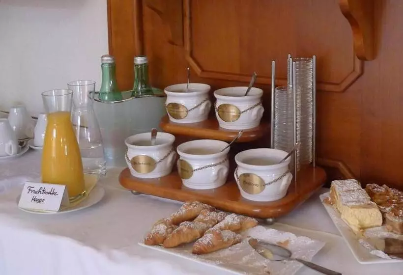 پانسیون Restaurant Böck Roter Hahn