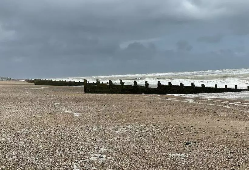 Beautiful Camber Sands Home Away From Home