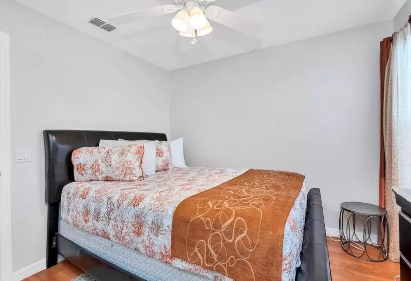 Huge And Modern Home, Only 12 Miles From Disney! #6wr338